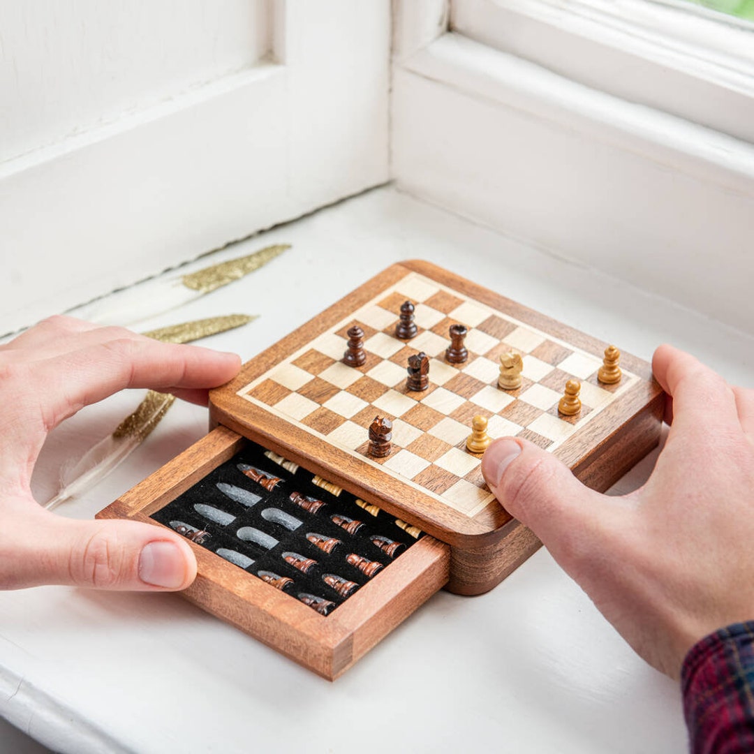 Personalised Luxury Chess Set-mens Personalised Gift Magnetic Wooden Chess  Set Travel Chess Games for Him Birthday Chess Gift 