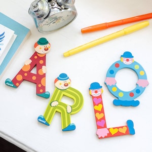 Letras de madera de payaso - Letras pintadas a mano - Hechas a pedido - Letras originales para guardería - Diseño exclusivo - Nombre de la letra del niño - Personalizado