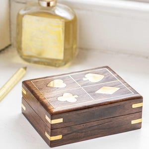 Personalisierte Luxus Spielkarte Box-Herren personalisiertes Geschenk-Holz Kartenset-Reise-Spiel-Spiele für ihn-Spiel Geschenk-Andenken Kartenset