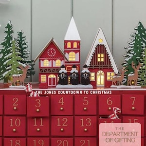 Calendrier de l'Avent personnalisé en bois rouge : scène d'hiver festive - Carol singers-adventskalender-Calendrier de l'avent image 8