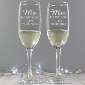 Personalised Couples&#39; Champagne Flute Set  Champagne Glasses - Celebration Glasses -Mr and Mrs glasses- Wedding glasses