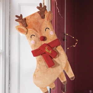 Personalisierte Rudolph Reindeer mit baumelnden Beinen Strumpf - individuell gestaltete Weihnachtsabend Strumpf- handgedruckt