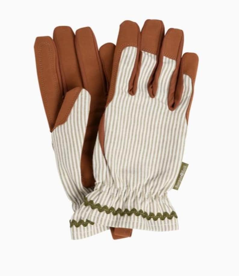 Personliga trädgårdshandskar i ginghammönster - Volangmanschett - Trädgårdsgåva OLIVE GREEN STRIPE