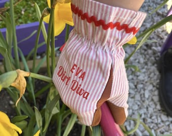 Personalised Gingham Garden Gloves - Frilled Cuff - Gardening Gift