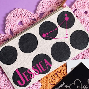Gepersonaliseerde Zodiac Constellation Slim Purse portemonnee -spot - voeg een naam toe - cadeau voor haar - kunstleer - grote portemonnee - kerstcadeau voor haar