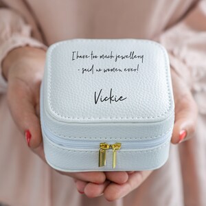 Portagioielli da viaggio quadrato piccolo bianco personalizzato - Regalo di compleanno - Portagioielli personalizzato - Portagioielli da viaggio personalizzato - Scatola per anelli