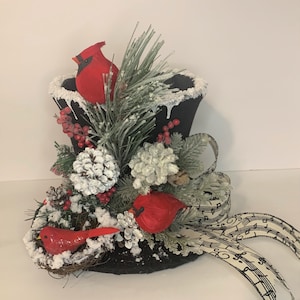 Cardinal Christmas Tree Topper Top Hat,  Christmas Tree Topper, Cardinal Tree Topper Top Hat,  Top Hat Centerpiece, Christmas Decoration