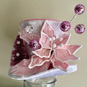 Pink and White Wonderland Christmas Tree Topper, Christmas Tree Top Top, Hat Decoration, Top Hat Centerpiece, Christmas Top Hat Tree Topper