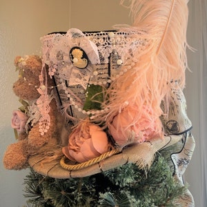 Victorian Tree Topper Top Hat, Shabby Chic Top Hat Tree Topper, Christmas Decoration, Wedding Decoration, Centerpiece, Top Hat Tree Topper