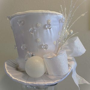 Iridescent White Tree Topper, White Top Hat, Christmas Tree Topper, Tree Topper Top Hat, Top Hat Centerpiece, Christmas Decoration