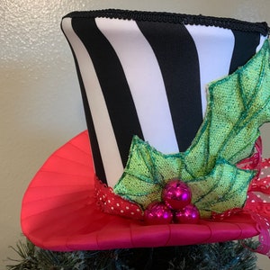 Black and White Tree topper, Whimsical Tree Topper Top Hat, Christmas Tree Topper Top Hat, Top Hat Centerpiece, Christmas Decoration