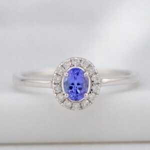 18k White Gold 6x4 Oval Genuine Tanzanite and Diamond Halo Ring Size 7