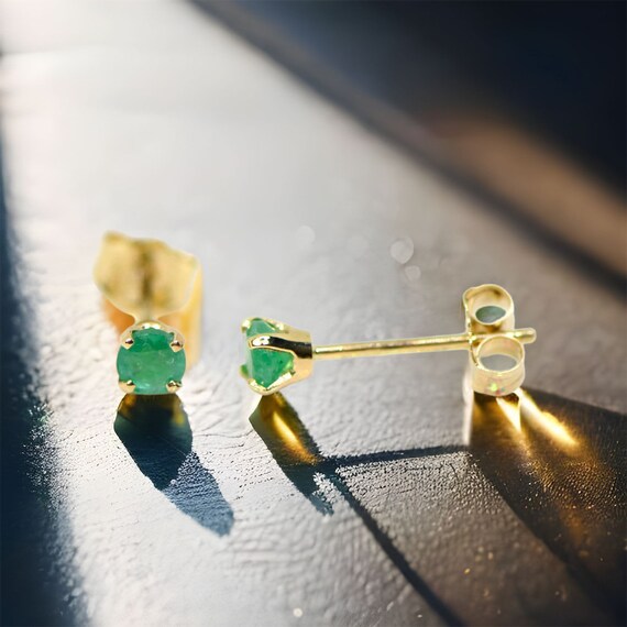 4mm emerald clearance stud earrings
