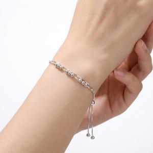 Pulsera de cadena deslizante de amistad con lazo ajustable de bolo de doble hebra con cuentas sólidas de plata esterlina