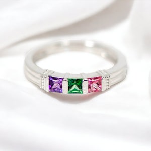 Princess Square Cut Mother's Family Birthstone Ring Princess Square Cut Mother's Family Birthstone Ring
