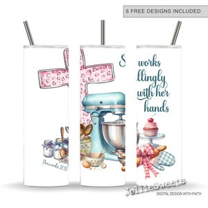 Könnte beinhalten: Ein weißer Becher mit einem Edelstahlstrohhalm, mit einem rosa Leopardenmuster-Kreuz und einem hellblauen Küchenmixer. Der Becher hat auch den Text "S works willingly with her hands" und "Proverbs 31:13".