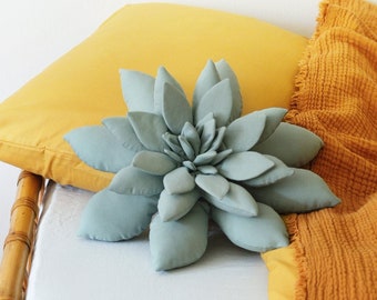 Oreiller succulente en bleu antique, succulente, coussin cactus, décoration de chambre d'enfant bohème, chambre d'enfant du sud-ouest, décoration d'intérieur bohème - sur commande