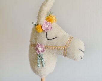 Llama Riding Stick Toy, Pretend Play Toy, Boho Kids Toy, Llama Nursery, Llama Toy, Photo Prop, Birthday Gift - MADE TO ORDER