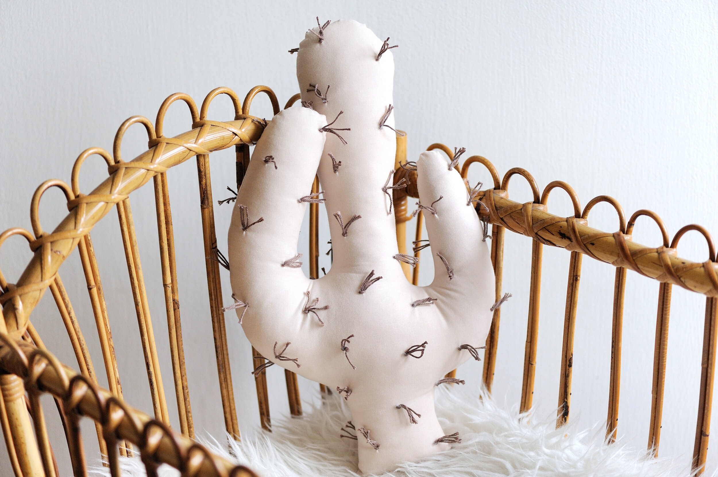 Oreiller en Cactus Ivoire avec Pointes de Sable, Oreiller Saguaro, Pépinière Cactus, Décor de Chambr