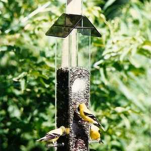 Sunflower All Purpose Feeder S-11:  Versatile feeder for any seed so you can attract the widest variety of wild birds