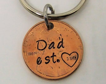 Dad Est Penny Keychain, New Dad Keychain, Penny Keychain, Stamped Penny, New Dad Gift, Dad Keychain