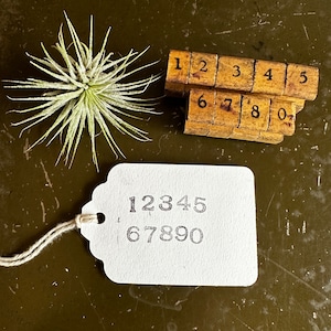 Tiny Chunky Number Set Vintage houten stempels, kalender-, dagboek- en plannernummerstempels, zelfzorg- en Happy Mail-cadeaus