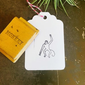 Vintage schattige poserende aapstempel, hout- en rubberstempelontwerpen voor knutselen, doe-het-zelf circusthemakaarten en tags