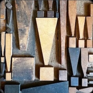 Choisissez votre taille, point d&#39;exclamation typographique, typographie vintage, ponctuation typographique, bloc d&#39;imprimante, point d&#39;exclamation en bois