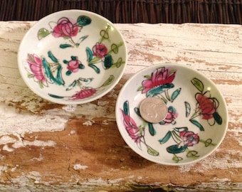 SET Of 2 Chinese Republic Era Little Sauce, Condiment Dipping Dishes, Hand Painted Famille Verte Small Side, Sake Cups, Flowers, China, 2