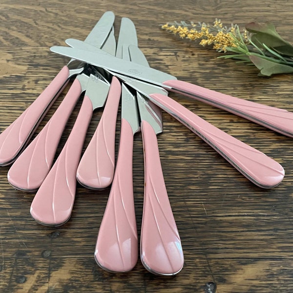 Fiesta Ware Stainless Steel Knives, Flatware, Colorful Plastic Swirl Handles, Rose Pink Serrated Large Table Knife, Cutlery, Utensils