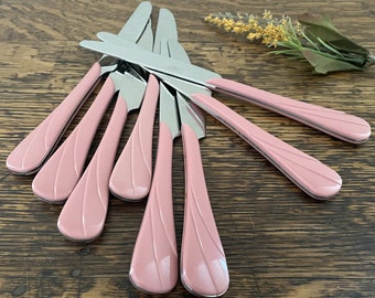 Fiesta Ware Stainless Steel Knives, Flatware, Colorful Plastic Swirl Handles, Rose Pink Serrated Large Table Knife, Cutlery, Utensils