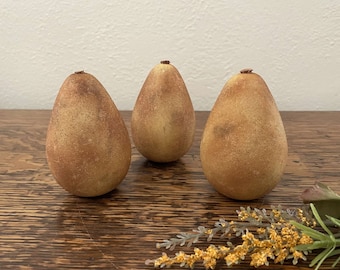 1 Vintage Italian Marble Pear Sculpture, Realistic Textured Finish, Wood Stem, Alabaster, Stone Mid Century Decorative Fruit, Decor (1)