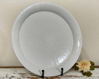 1 Bennington Potters 1669 Dinner Plate, White On White Agate Glaze, Vermont Stoneware Pottery Large Plates, USED (1)