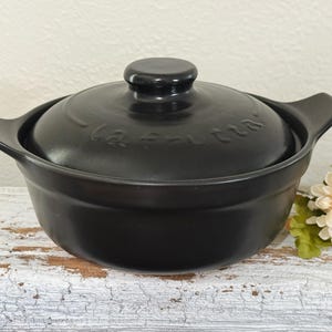 Vintage La Frutta Donabe Pot, Medium-Sized Ceramic Pottery Covered Casserole, Baking Dish With Lid, Glossy Black