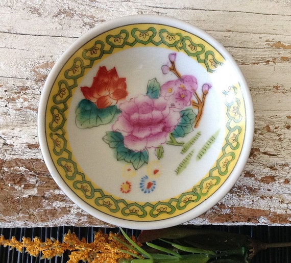 Small Vintage Chinese Condiment Sauce Dish Sake Cup Hand Painted Lotus Flowers Peonies Tiny China Dipping Plate Trinket Dish