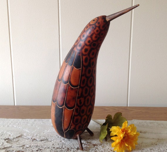 Gourd Sculpté Vintage Oiseau Bec En Bois Pieds Grand Péruvien Sculpté Détail Gourde De Légumes Tachés Rattle Ornement