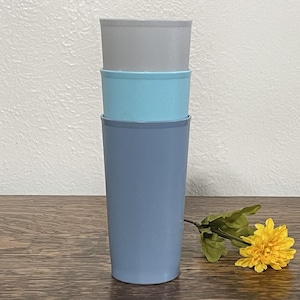 SET of 3 Vintage Tupperware Tumblers, 12 Oz Drinking Glasses, Tall Plastic  Cups, Gray & Blue Tones, Made in USA (3) - Etsy