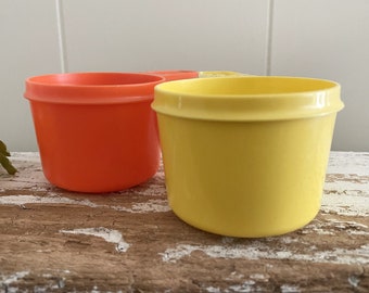 2 Tupperware Measuring Cups Orange Yellow Unmatched Pair 