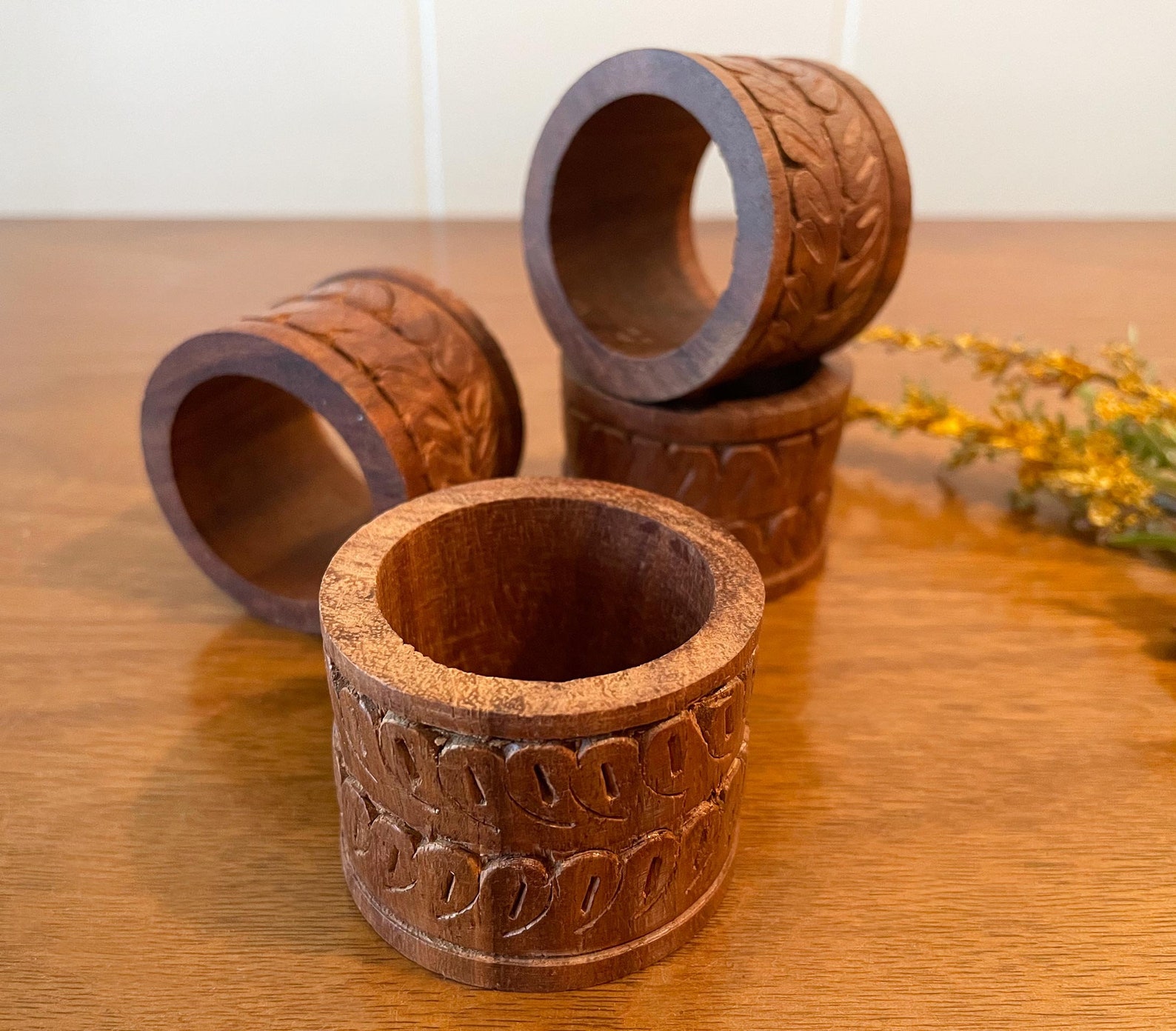 4 Vintage Carved Wooden Napkin Rings Place Settings Etsy