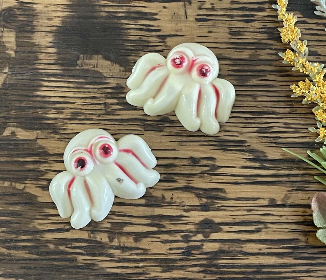 1 Vintage Plastic Octopus Magnet, Ivory, Red Colored Fridge Magnet ...