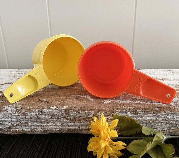 2 Tupperware Measuring Cups Orange Yellow Unmatched Pair 