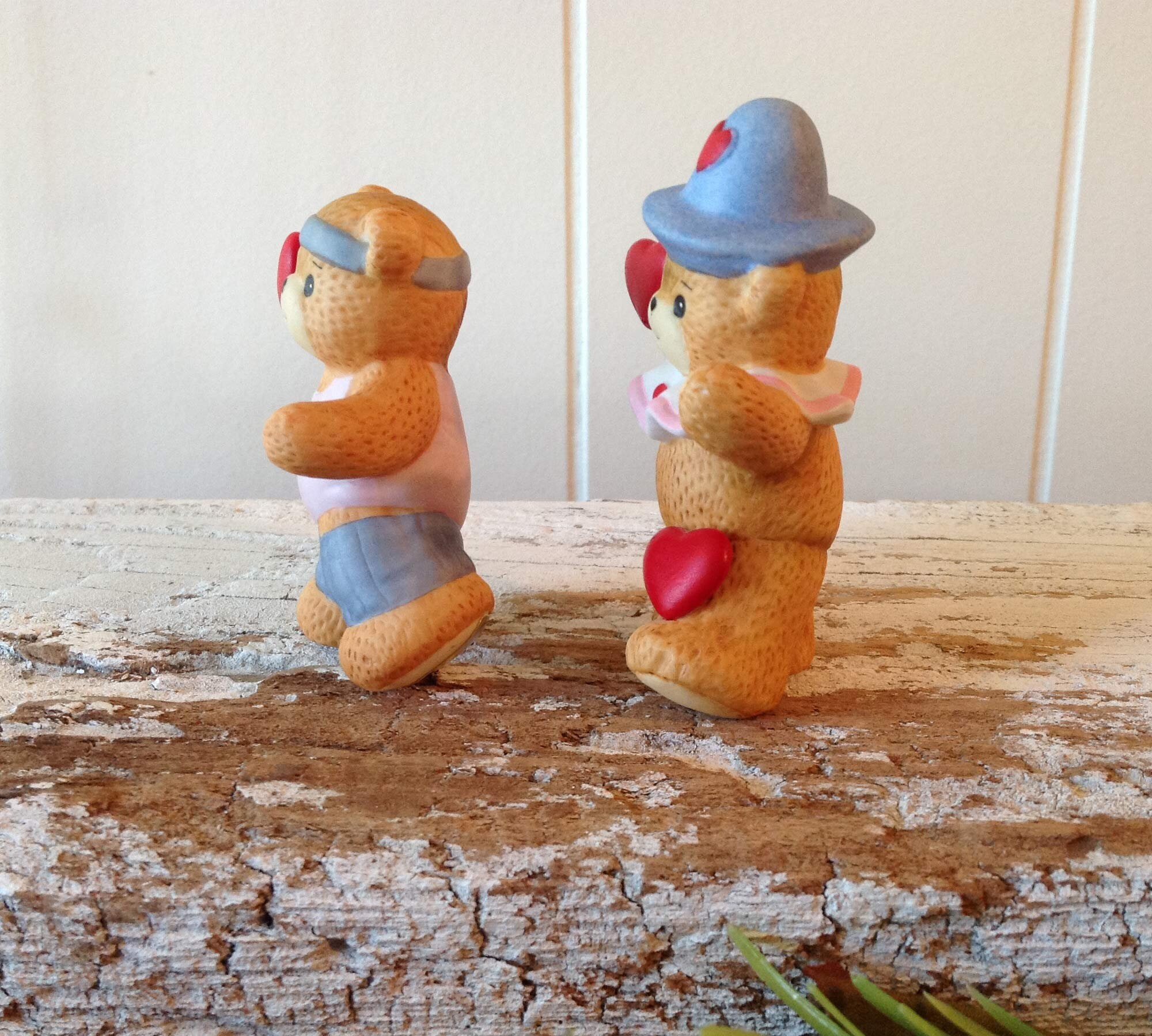 2 Vintage Enesco Lucy & Me Bears With Hearts, Cute Little Figurine 