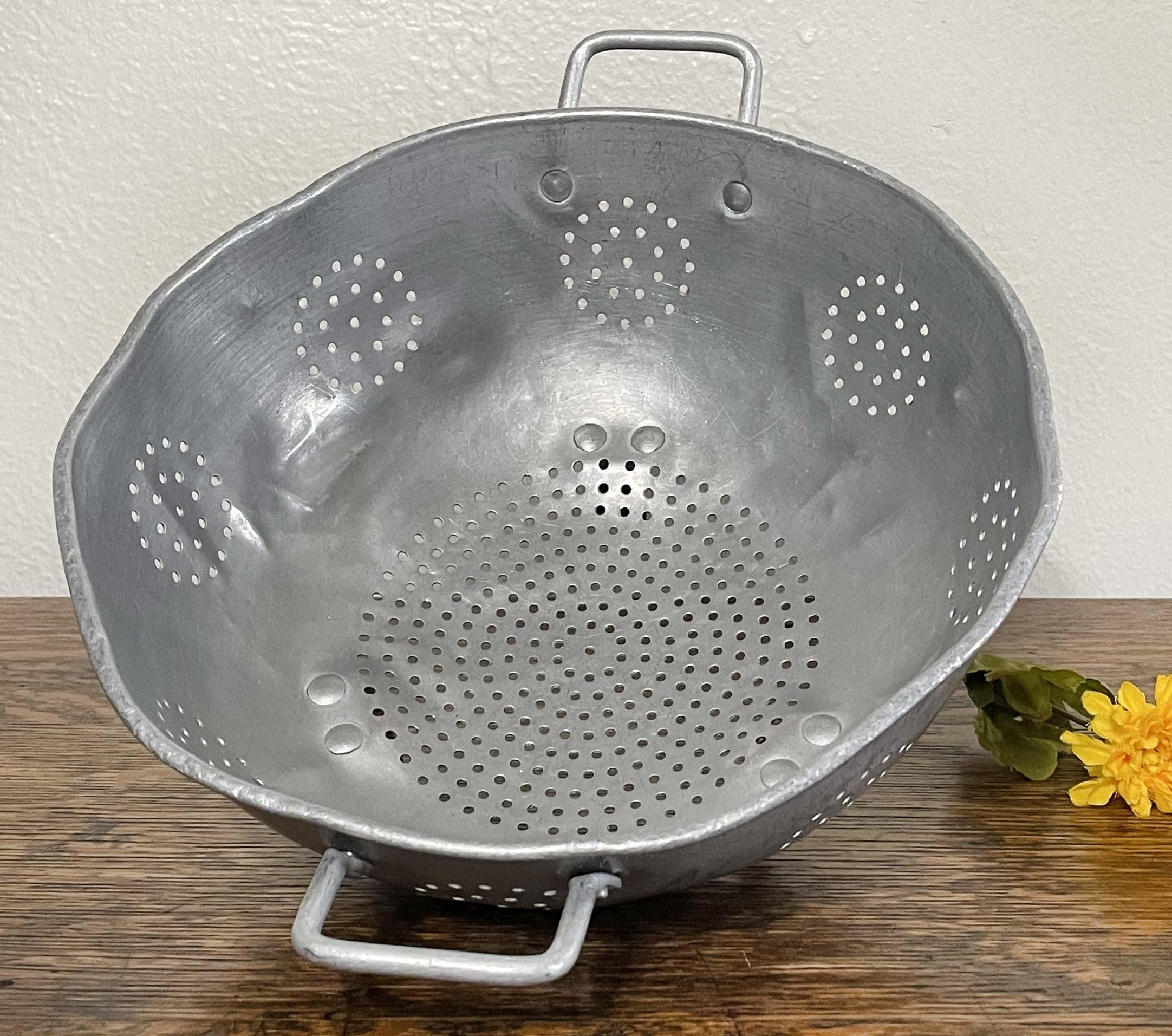 Vintage Selco Canada Large Primitive 3-legged Handled Aluminum Colander ...