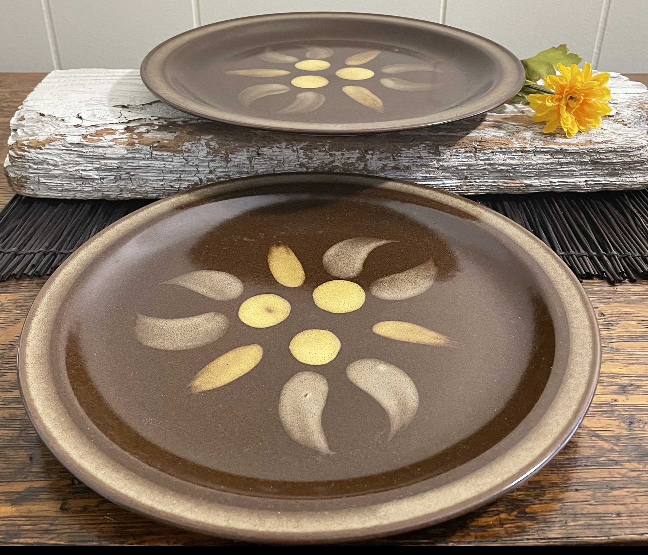 70s es Briard Aztec stoneware 6枚　皿 SET of 2 Georges Briard Aztec Stoneware Dinner Plates, Dark Brown