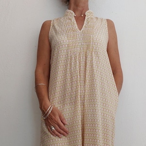 sleeveless dress in cotton yellow