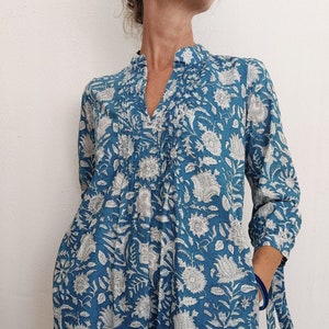 pleat tunic-dress in cotton, blue-white image 1