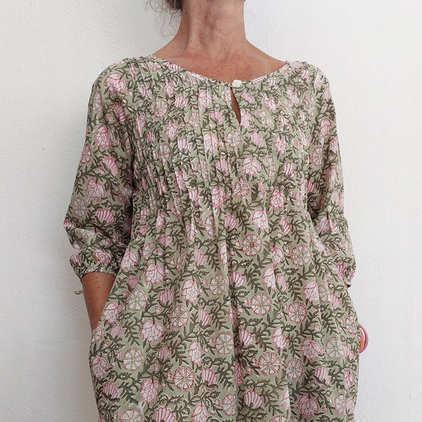 front pleated dress in cotton, almond green-pink pattern