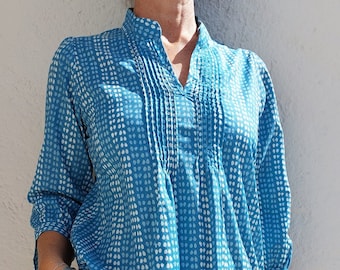 pleat shirt in cotton, blue dots pattern