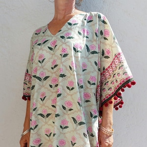 short kaftan in soft cotton, beach outfit, boho chic summer wear, pool party cover-up, hippie chic poncho, V neckline, finishing pompoms.