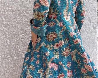 frock coat in cotton,teal color and floral pattern,pink hydrangea print,long jacket mid-season,flared shape in the back,boheme chic outfit